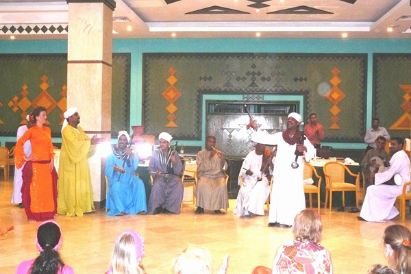 Kharga-2010-Béatrice-&-Musiciens-du-Nil-9