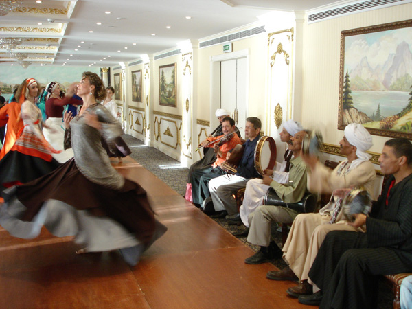 Louxor-2010-Béatrice-&-Ensemble-soufi-Al-Tuni-2