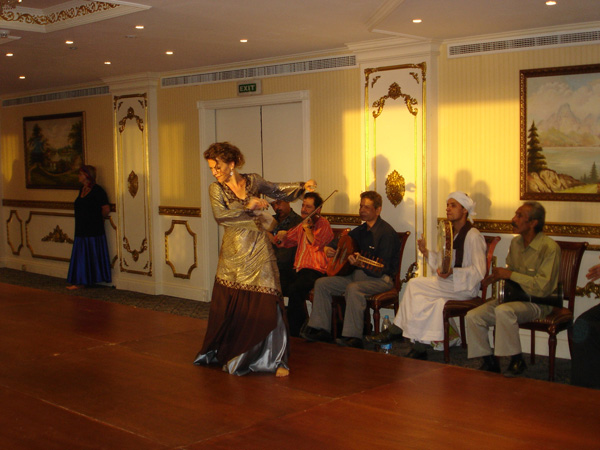 Louxor-2010-Béatrice-&-Ensemble-soufi-Al-Tuni-4